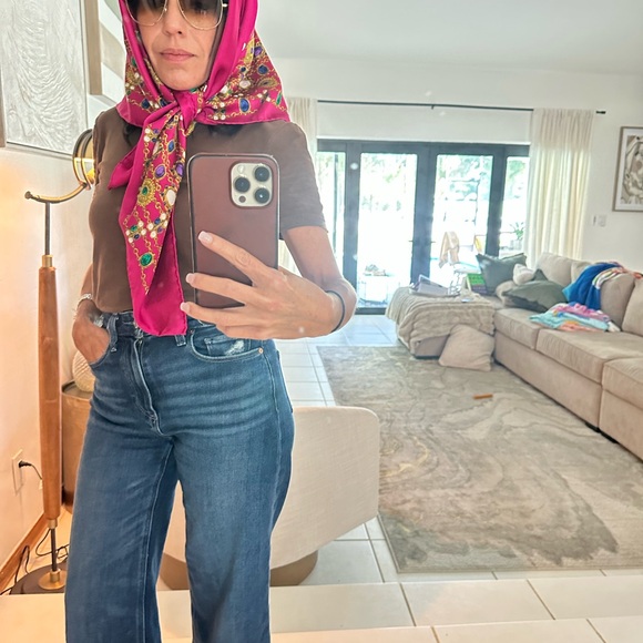 🚨CHANEL Cabochon Scarf